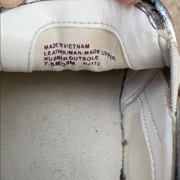 Michael Kors sneakers silver navy women’s size 7.5 - Picture 7 of 10